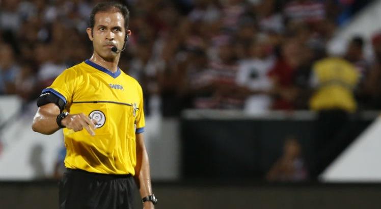 Sebastião Rufino Filho é ex-árbitro e atual presidente da Comissão Estadual de Arbitragem de Futebol. Foto: Diego Nigro/JC Imagem