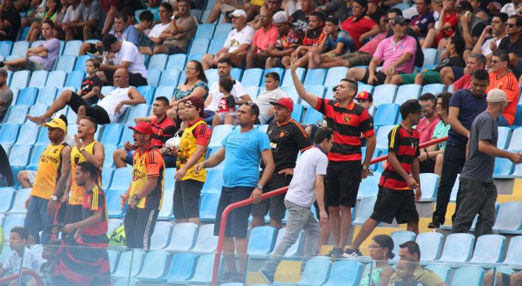 Torcida rubro-negra marcou presença em Barueri para assistir os garotos do Leão. Foto: Divulgação/Sport
