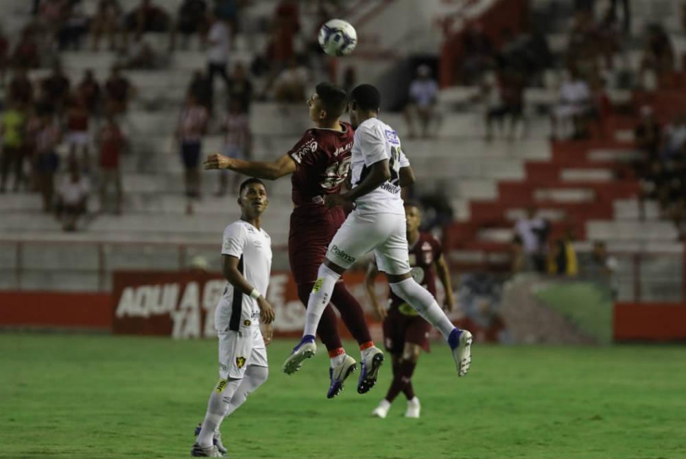 Náutico venceu o Sport por 2x0 nos Aflitos, pela quarta rodada da Copa do Nordeste. Fotos: Filipe Ribeiro e Léo Motta/JC Imagem