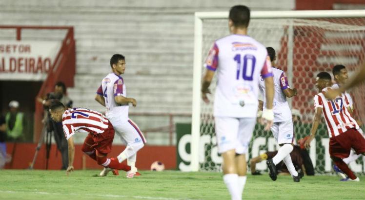 Juninho Carpina tem um jogo e um gol com a camisa do Náutico. Foto: Bobby Fabisak/ JC Imagem