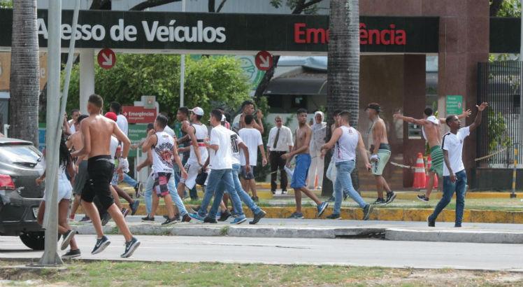 Torcidas organizadas antes do Clássico entre Sport e Santa Cruz. 
Foto: Alexandre Gondim/JC Imagen
