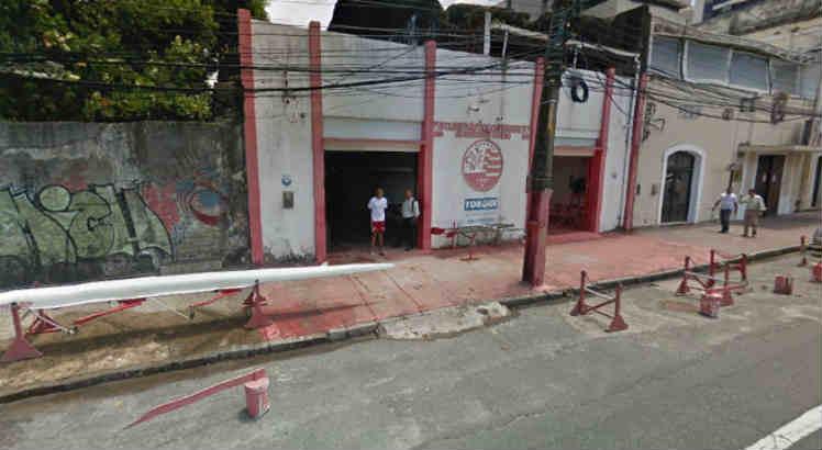 Garagem do remo do Náutico é um dos grandes patrimônios do Alvirrubro. Foto: Google Street View / Reprodução