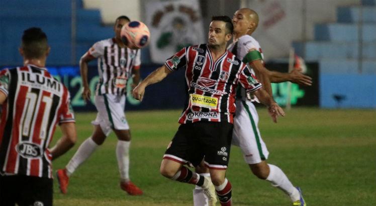 Pipico é a esperança de gols no ataque tricolor. Foto: Rafael Melo/Santa Cruz