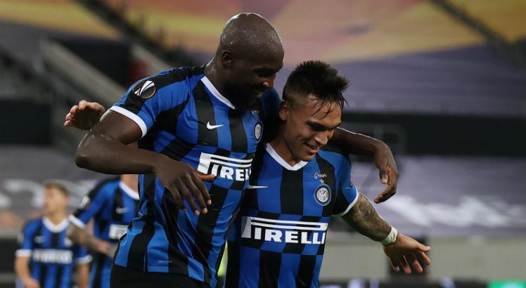 Lukaku (E) e Lautaro (D) marcaram os gols da Inter de Milão. Foto: AFP