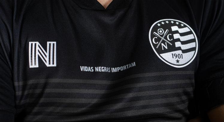 Náutico lançou camisa preta para combater o racismo. Foto: Caio Falcão / Comunicação CNC