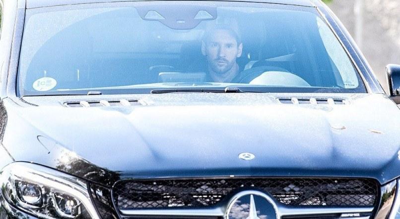 Messi chegou ao CT de treinamento nesta segunda-feira. Foto: Reprodução/Twitter