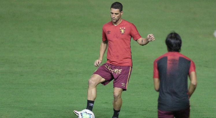 Já faz um mês que Thiago Neves não joga pelo Sport. Foto: Alexandre Gondim/JC Imagem