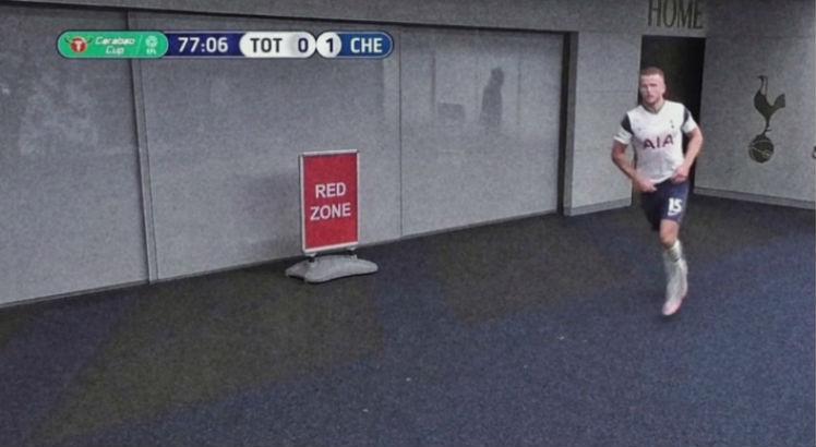 Tottenham abandonou o jogo por alguns minutos para ir ao banheiro. Foto: Reprodução/ Internet