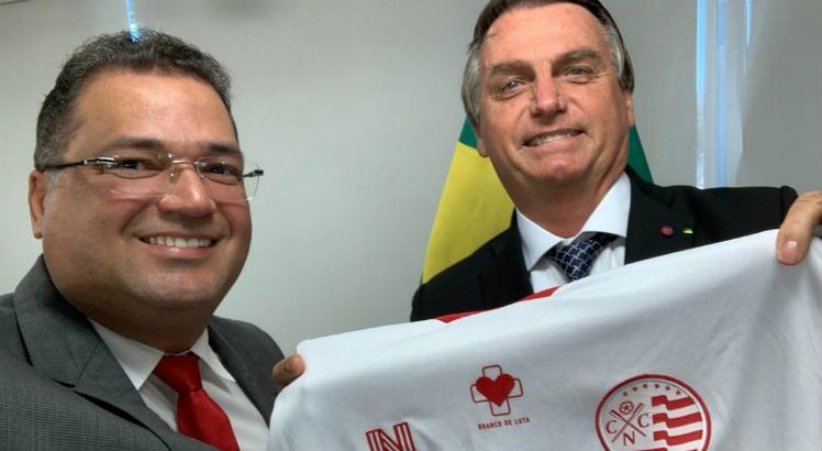 Mandatário do Náutico também se posicionou sobre polêmica gerada pela entrega da camisa do Náutico a Bolsonaro. Foto: Cortesia