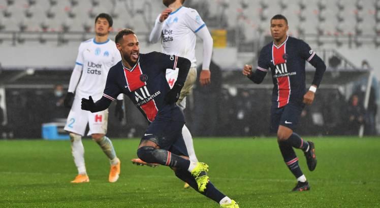 Neymar marcou o gol da vitória de pênalti. Foto: AFP