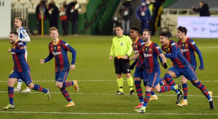 Messi sentiu dores na coxa e não participou da partida. Foto: AFP