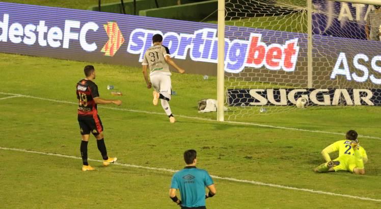 Ceará goleou o Sport no último jogo do Leão na temporada. Foto: Alexandre Gondim/JC Imagem