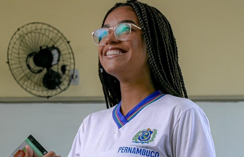 Uso de máscara começa a ser flexibilizado nas escolas de Pernambuco