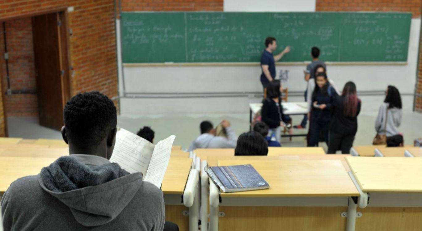 Programa permite que estudantes de baixa renda cursem ensino superior. Foto: Agência Brasil