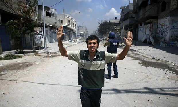 Confrontos se concentraram no flanco leste da Faixa de Gaza, local onde foi tirada a foto / Foto: Thomas Coex/AFP