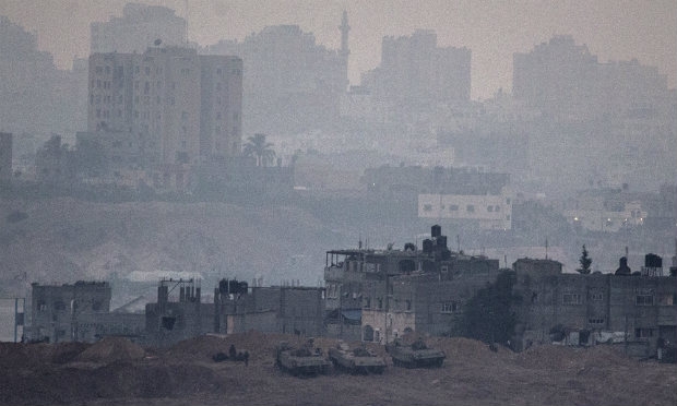 Foto tirada  dos bombardeios desta terça-feira ao sul da fronteira de Gaza / Foto: Jack Guez/ AFP