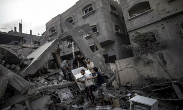 Seis palestinos de uma mesma família, incluindo duas crianças, foram mortos na manhã desta quinta / Foto: AFP