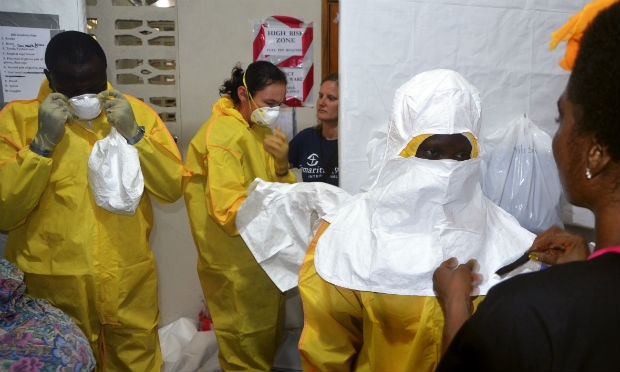 Vírus do Ebola continua se agravando, com a morte de 28 pessoas entre 18 e 20 de julho em três países do oeste da África, o que eleva o total de vítimas a 660 mortos, indicou a Organização Mundial de Saúde (OMS) / Foto: AFP