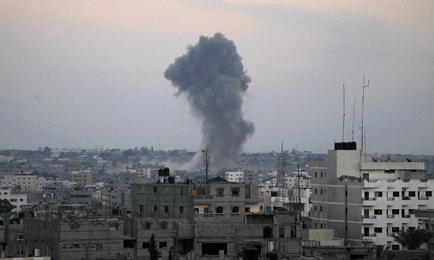 Fumaça após ataque de Israel no Sul de Gaza / Foto: AFP