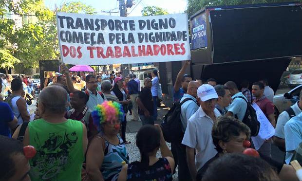 Rodoviários protestam contra suspensão do reajuste e por melhores condições de trabalho / Foto: Mariana Campello/JC Trânsito