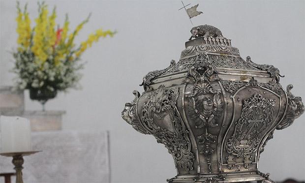 Urna havia sido roubada há quase 40 anos da Igreja Madre de Deus / Foto: Diego Nigro/JC Imagem