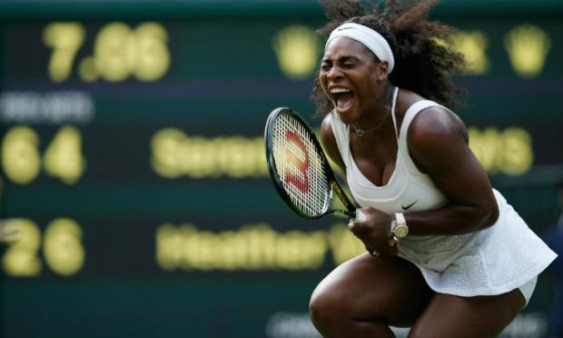 Apesar do triunfo em sets diretos, Serena Williams, a número 1 do mundo, teve trabalho para superar a 42º colocada do ranking / Foto: AFP