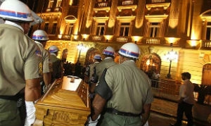 Corpo chegou ao Palácio do Governo às 22h50
