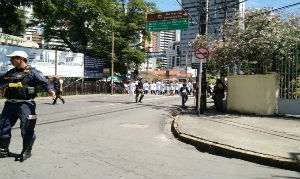 Servidores da saúde realizaram protesto na Zona Norte